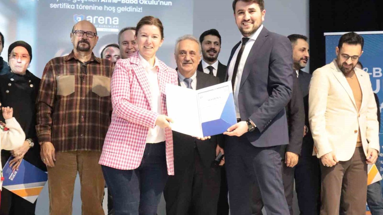 Arena Anne-Baba Okulu’nda sertifika heyecanı