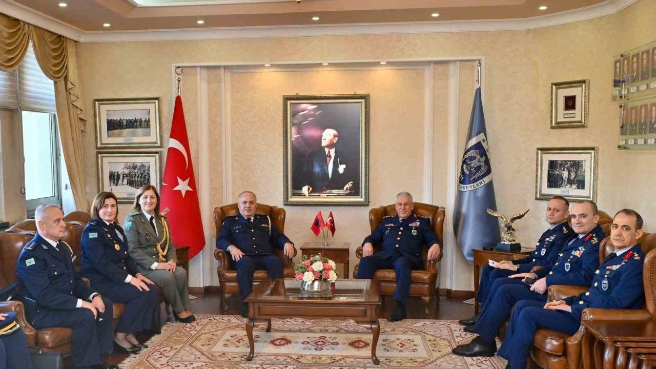Arnavutluk Hava Kuvvetleri Komutanı Ferdinant Dimo’dan, Türk Hava Kuvvetleri Komutanlığına ziyaret