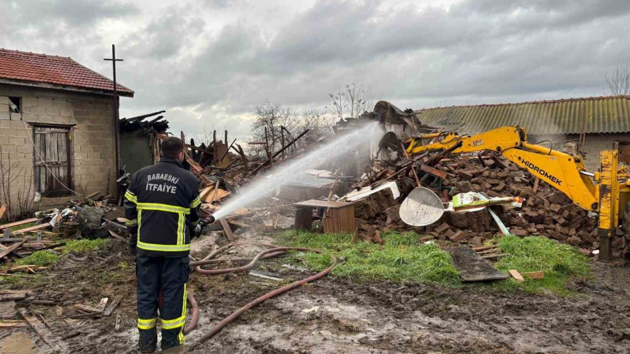 Babaeski’de kerpiç ev yangını söndürüldü