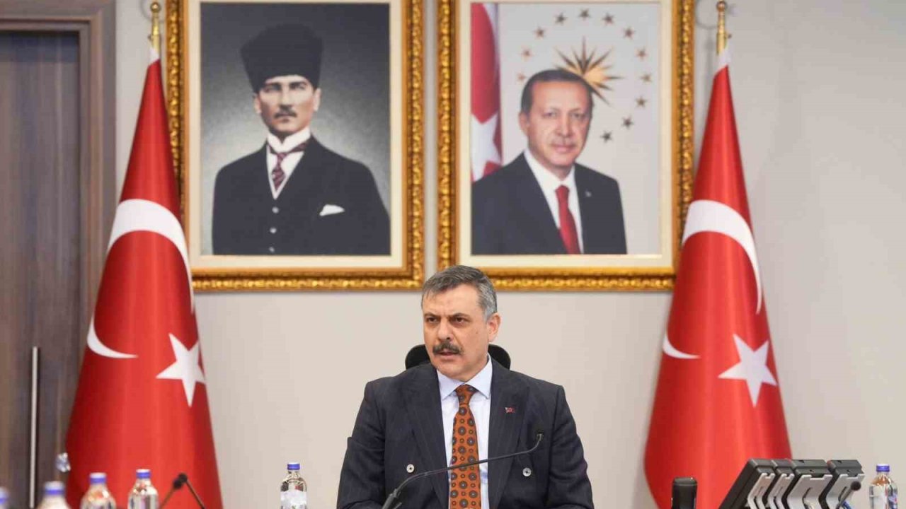 Bakan Çiftçi birim amirleri ile bir araya geldi