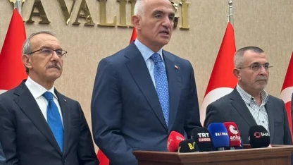 Bakan Ersoy: "Dünya tarihinin en muazzam inşa ve ihya hareketini hayata geçirdik"