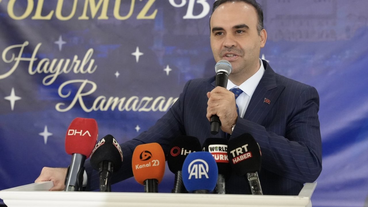Bakan Kacır: "Türk milleti mührünü gökyüzüne vurdu"