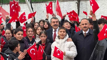 Bakan Tekin: "Bağımsızlığımızın asıl savunucusu bireyleri yetiştirmek bizim işimiz"