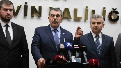 Bakan Tekin: "Özgür Özel kadar midesi geniş değilim"