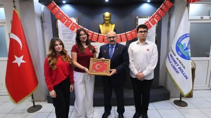 Balıkesir’de eğitimde ikinci dönem, bayrak sevgisiyle başladı