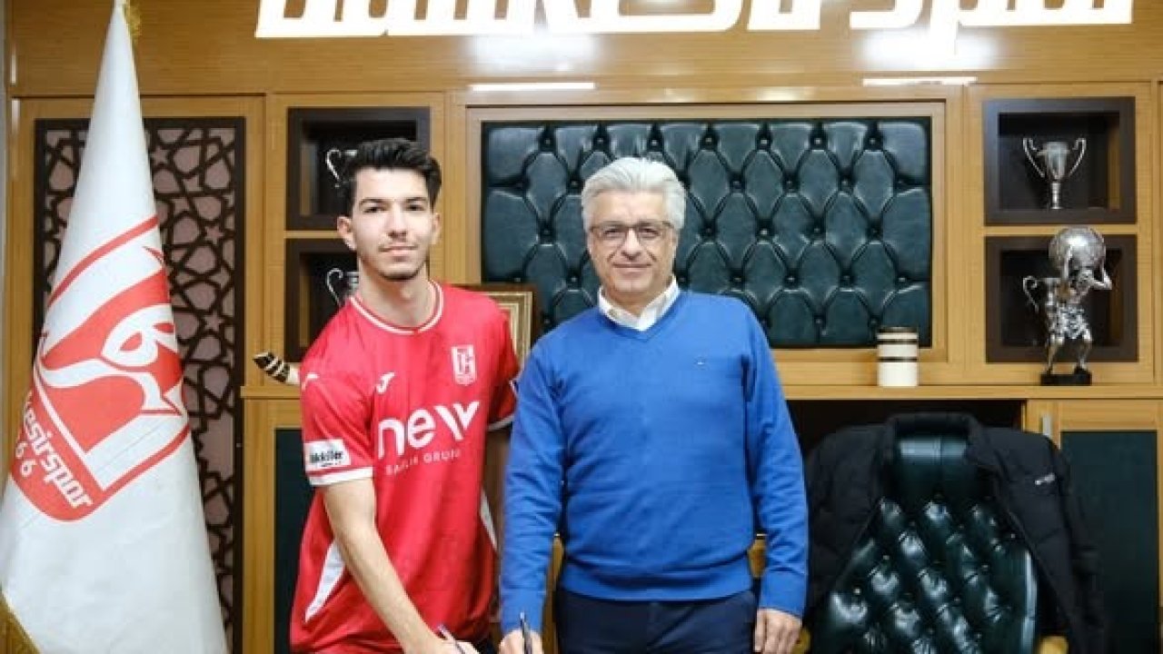 Balıkesirspor, Ozan, Hüseyin Melih ve Mert Hüseyin’e imza attırdı