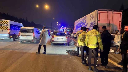 Başakşehir TEM’de arızalanan tıra çarpan motosikletli hayatını kaybetti