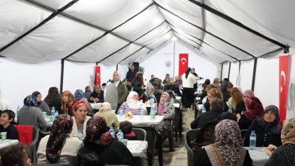 Başkan Bozkurt depremzedelerle iftarda buluştu