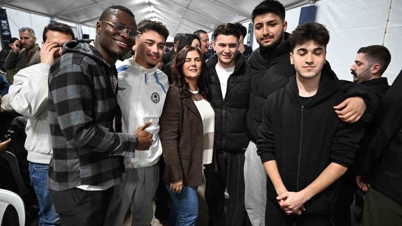 Başkan Çerçioğlu, iftar sofrasında vatandaşlarla buluştu