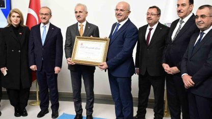 Başkan Er’den Bakan Uraloğlu’na "Fahri Hemşehrilik Beratı"