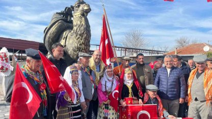 Başkan Zencirci’den devesiyle ünlü Turanlar’a deve heykeli