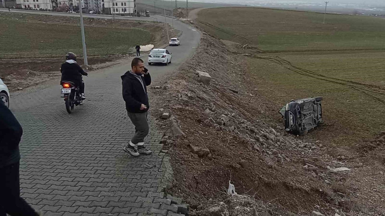 Batman’da otomobil şarampole yuvarlandı: 1 yaralı