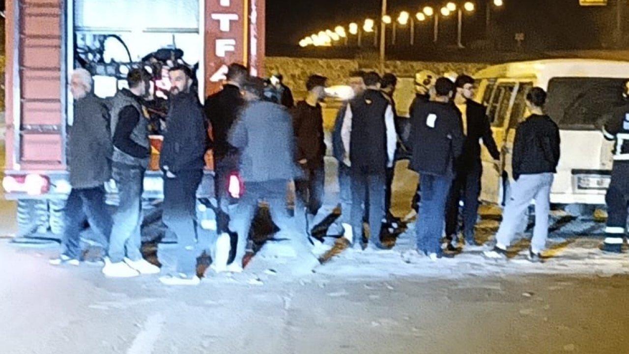 Batman’da seyir halindeki hafif ticari araçta yangın çıktı