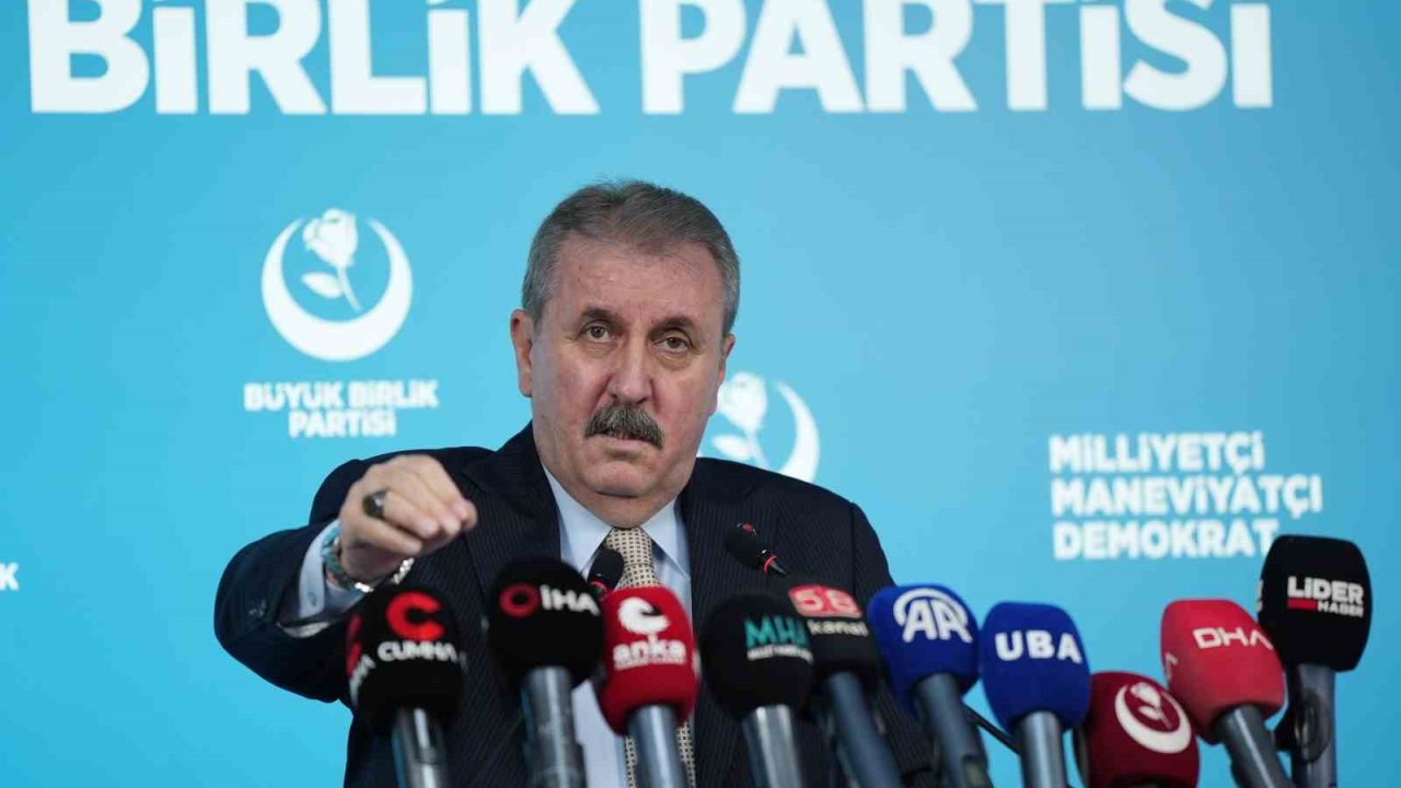 BBP Genel Başkanı Destici: "Savaş mı var bu ülkede de CHP barış konferansı düzenledi?"