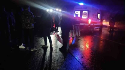 Beykoz’da iki araç kafa kafaya çarpıştı: 1 ölü, 5 yaralı