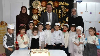 Bilecik’te minikler Kur’an’a geçmenin sevincini yaşadı