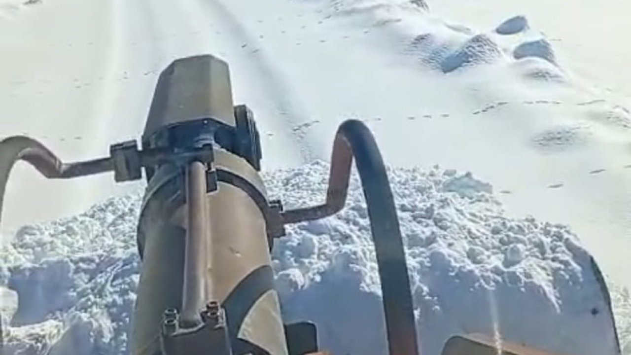 Bitlis’te karla mücadele çalışmaları aralıksız devam ediyor