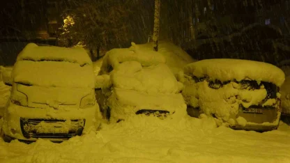 Bitlis’te kent merkezi beyaza büründü