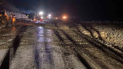 Bolu’da heyelan nedeniyle kapanan yol tekrardan ulaşıma açıldı