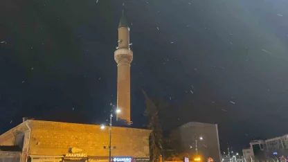 Bolu’da kar yağışı etkili oluyor