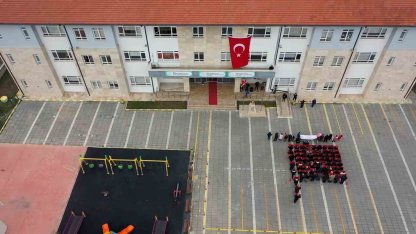 Bolu’da özel öğrencilerden anlamlı bayrak koreografisi