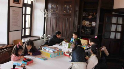 Bor İlçe Halk Kütüphanesi’nden annelere eğitim, çocuklara eğlence