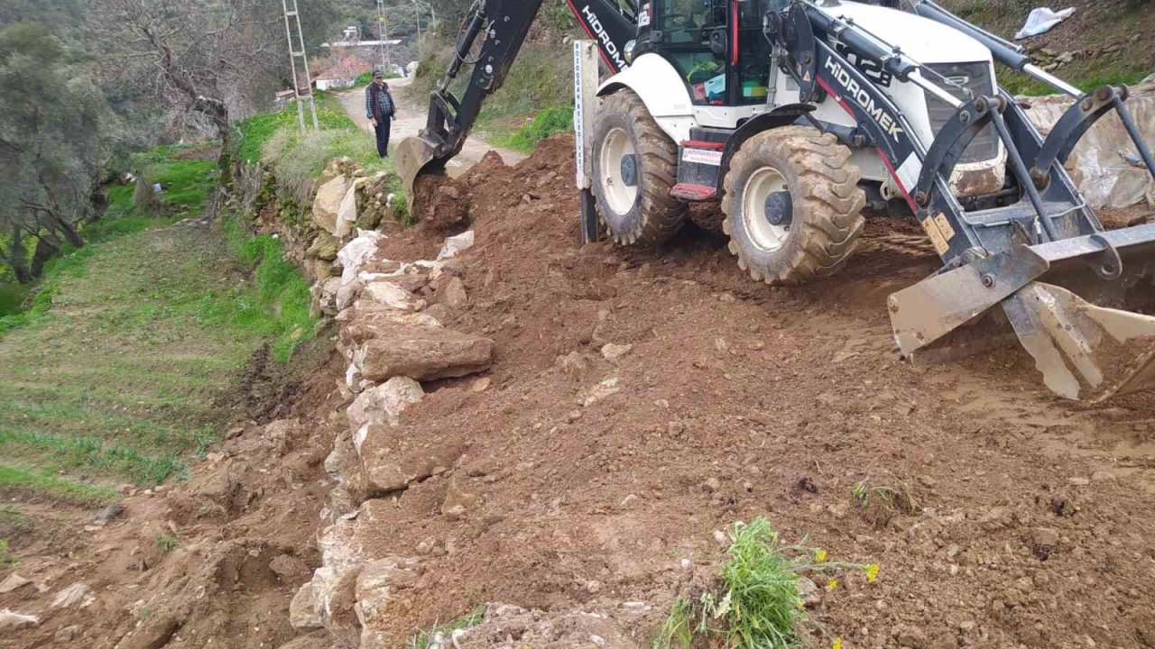 Bozdoğan Belediyesi ekipleri sağanak yağış sonrası çalışmalarını sürdürüyor