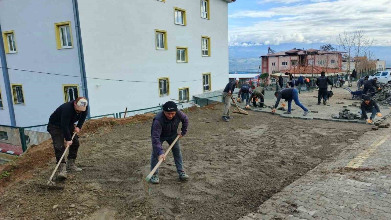 Bozdoğan’da okul çevresinde düzenlemeler devam ediyor