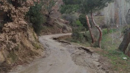 Bozuk yol yağışların ardından çileye döndü