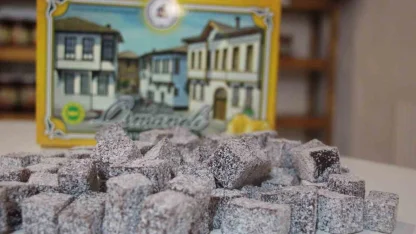 Bu tesiste günde 10 bin adet ayva ve nar lokumu üretiliyor