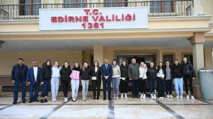 Bulgaristan Şampiyonu Kır Voleybol Takımı Edirne’de