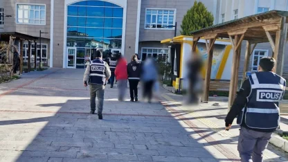 Burdur’da 1 milyon değerinde sahte altın sattılar, polisten kaçamadılar