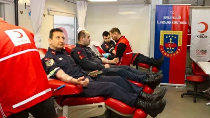 Bursa Jandarması’ndan Kızılay’a anlamlı katkı