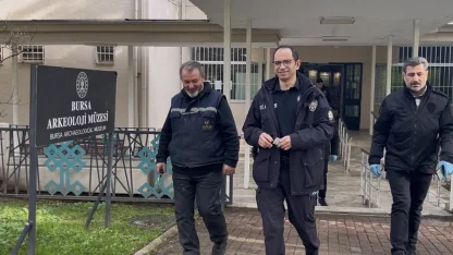 Bursa’da "pes" dedirten olay: Piknikte bulduğu top mermisini 10 gün evinde saklayıp müzeye getirdi