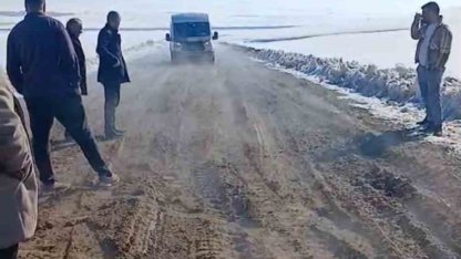 Çamurlu yollarda eğitim çilesi