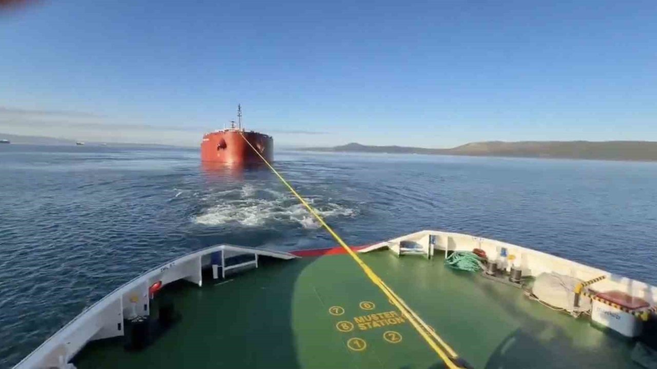 Çanakkale Boğazı’nda dökme yük gemisi makine arızası yaptı