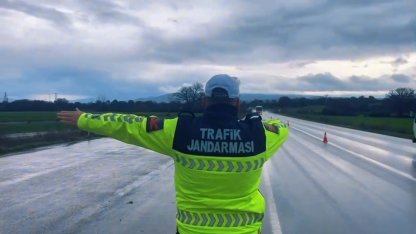 Çanakkale’de jandarmadan sürücülere ve yolculara denetim