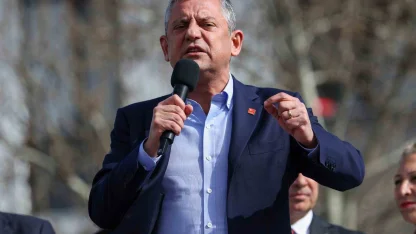 CHP Genel Başkanı Özel: "Egeliler hem kendi evlatlarına hem genel başkanlarına sahip çıktı"