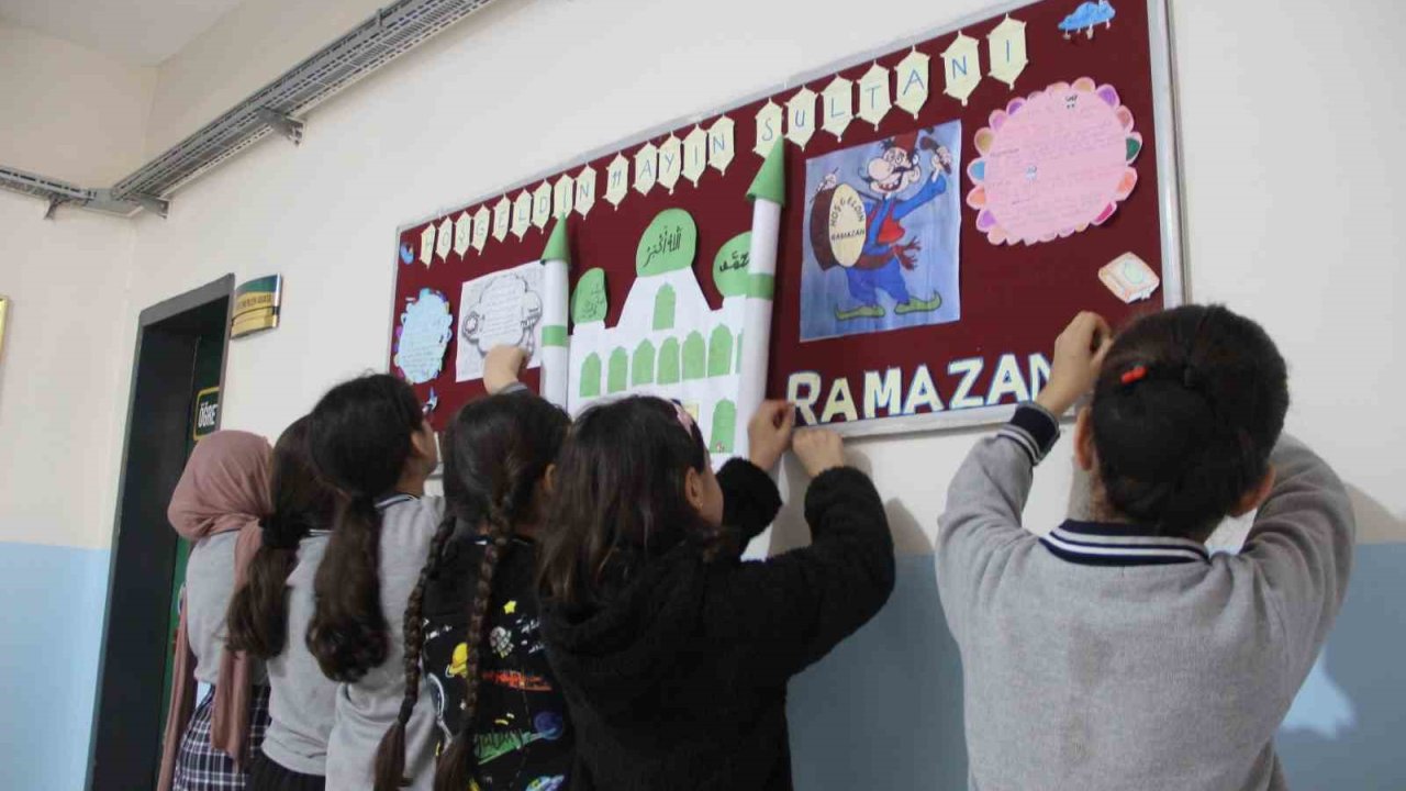 Cizre’de öğrenciler Ramazan ruhunu okullarda yaşıyor