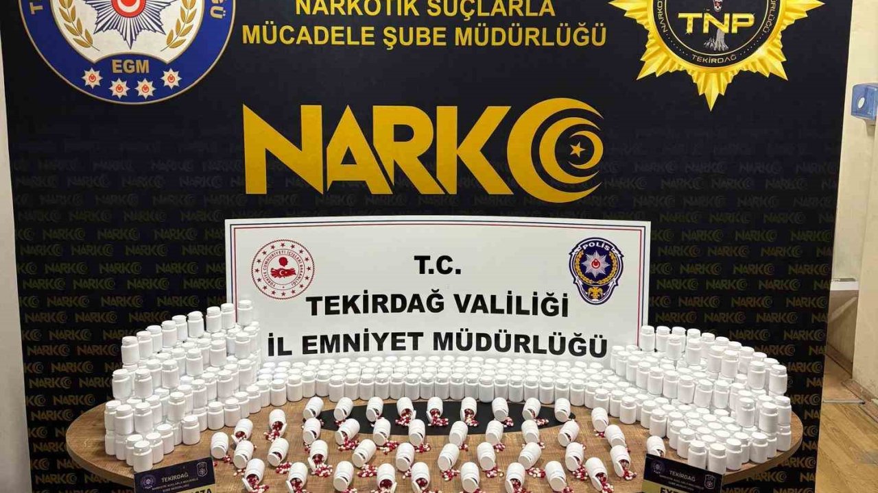 Çorlu’da 2 ’torbacı’ tutuklandı, 26 bin 730 sentetik ecza ele geçirildi