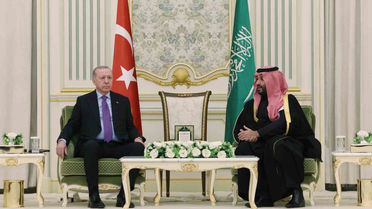 Cumhurbaşkanı Erdoğan, Suudi Arabistan Veliaht Prensi Selman ile bir araya geldi