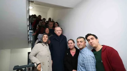 Cumhurbaşkanı Erdoğan ve Devlet Bahçeli’den depremzede aileye ziyaret