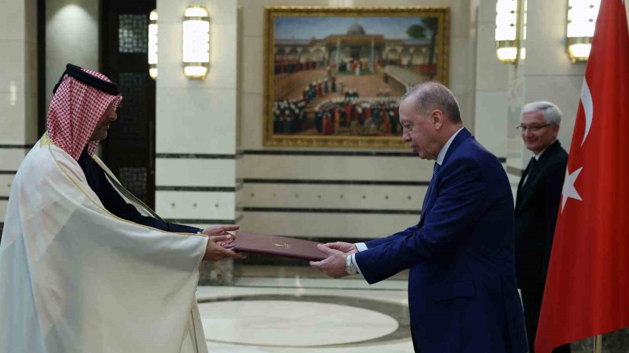 Cumhurbaşkanı Erdoğan’a 3 ülkenin büyükelçisinden güven mektubu