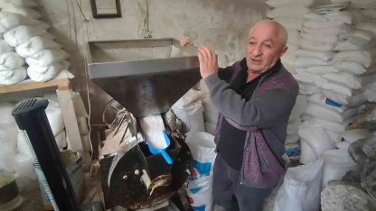 Dede mesleğini icra ediyor, teknolojiye direniyor