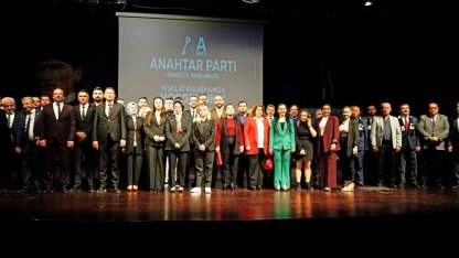 Denizli Anahtar Parti üyeleri düzenlenen törende bir araya geldi
