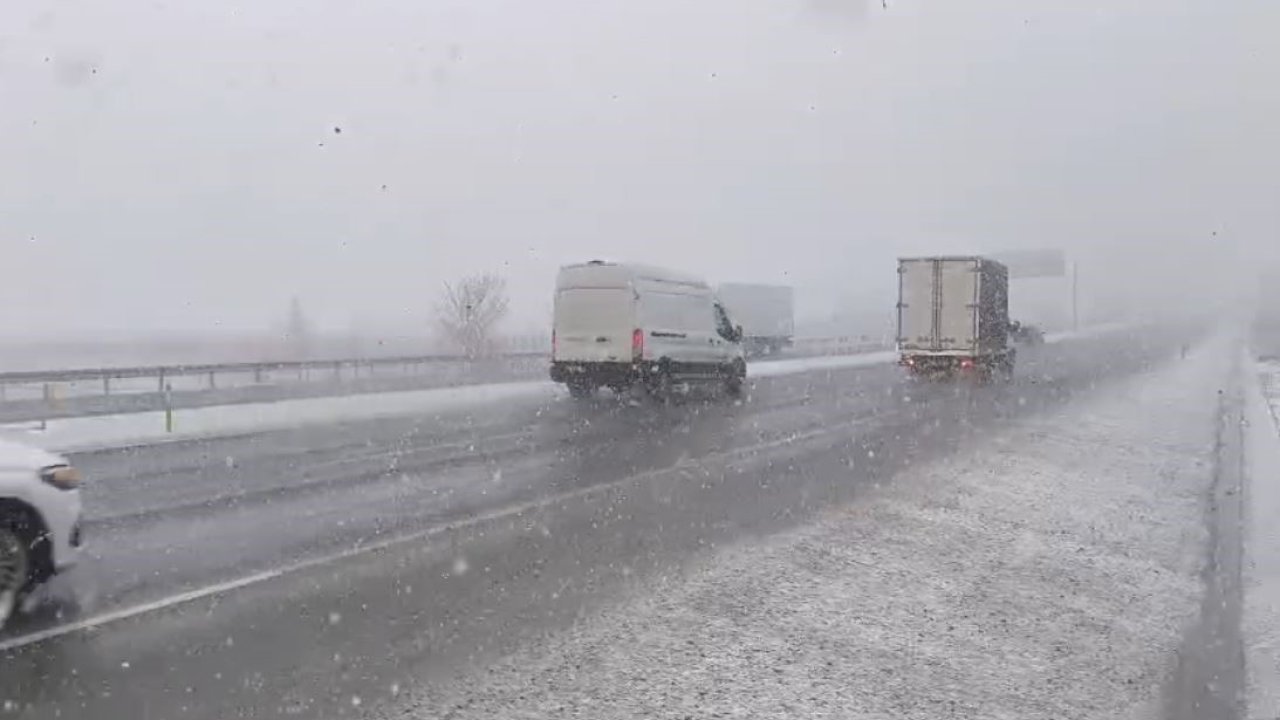 Denizli’nin yüksek kesimlerinde kar yağışı etkili oluyor