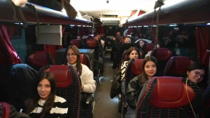 Depremzede gençlerin tarih dolu Ankara yolculuğu