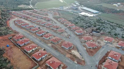 Depremzedeler: "Devlet bize ev değil villa yaptı"