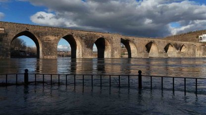 Dicle Nehri’nde yükselen su seviyesi dronla görüntülendi