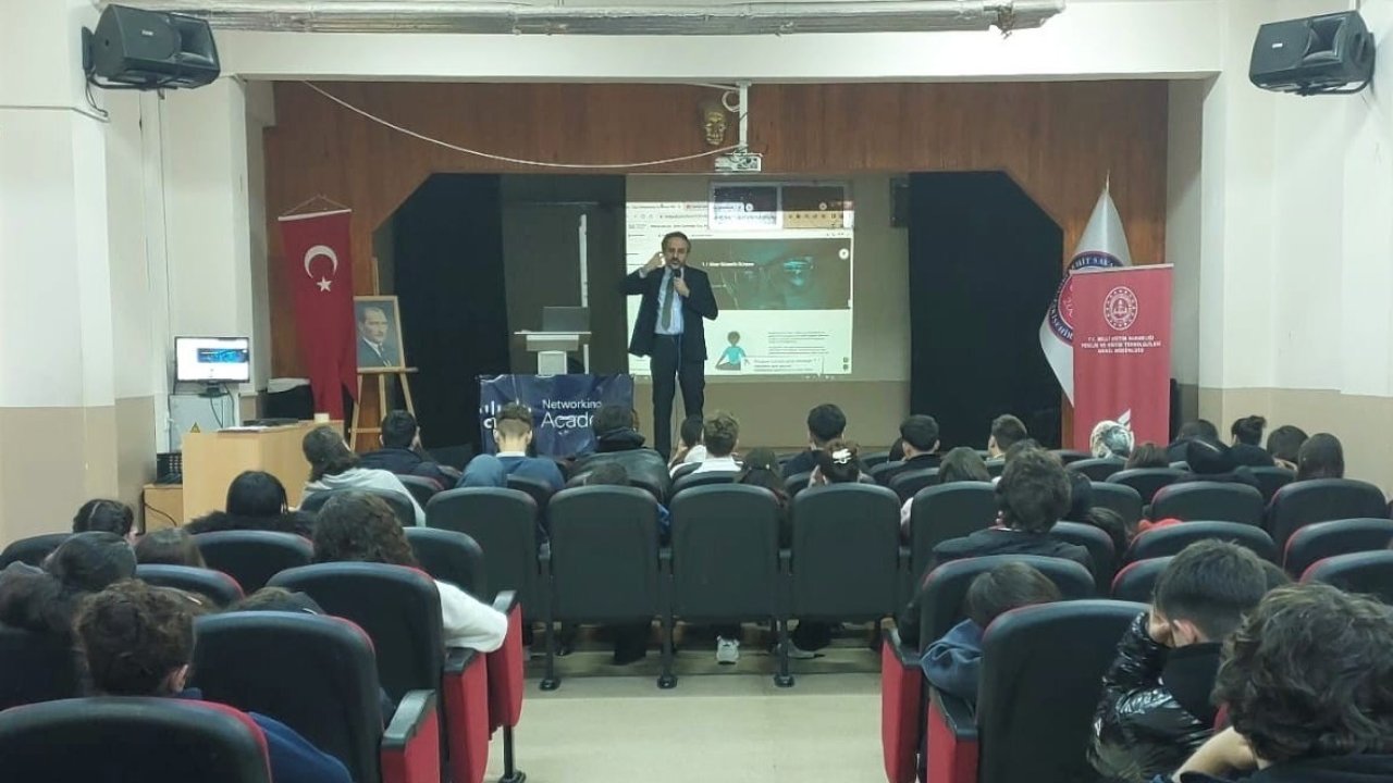 ’Dijital Farkındalık ve Siber Güvenlik Semineri’ gerçekleştirildi